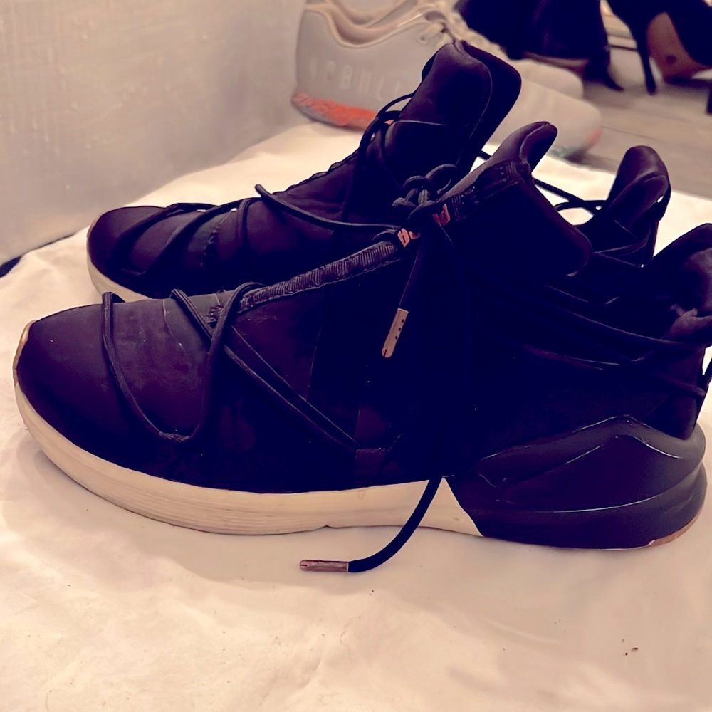 Puma black stylish sneakers